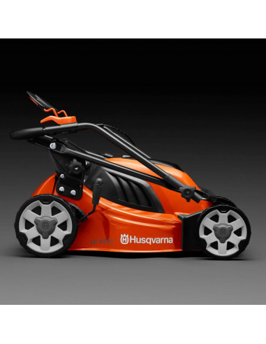 Акумулаторна самоходна косачка HUSQVARNA LC141iV