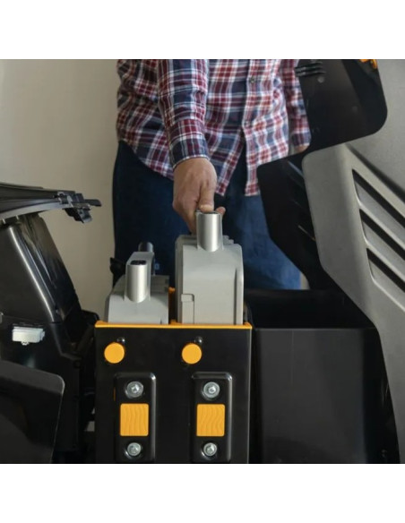 Акумулаторна тракторна косачка за трева STIGA ESTATE 598e SOLO, 4500W, 56V, 98 см