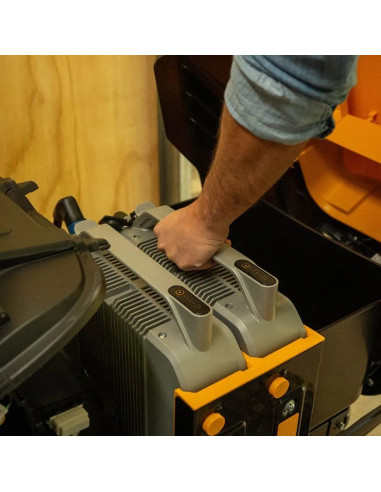 Акумулаторна тракторна косачка за трева STIGA Tornado 5108e SOLO, 4500W, 56V, 108 см