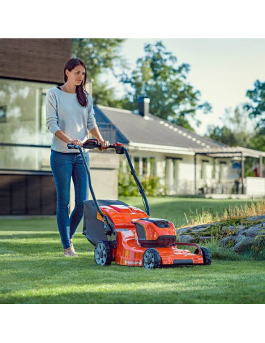 Акумулаторна самоходна косачка HUSQVARNA LC551iV