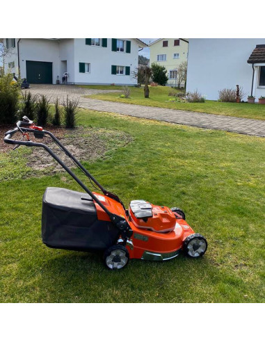 Акумулаторна самоходна косачка HUSQVARNA LC551iV