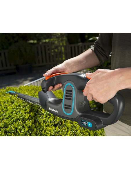 Акумулаторен храсторез GARDENA EasyCut Li Ready-To-Use Set, 14.4V, 2 Ah, 40 см