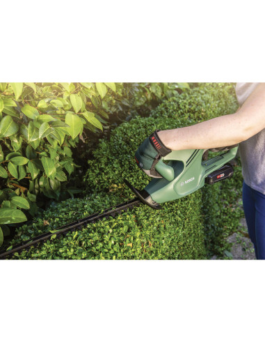 Акумулаторен храсторез BOSCH EasyHedgeCut 18-45 Set, 18V, 2 Ah, 45 см