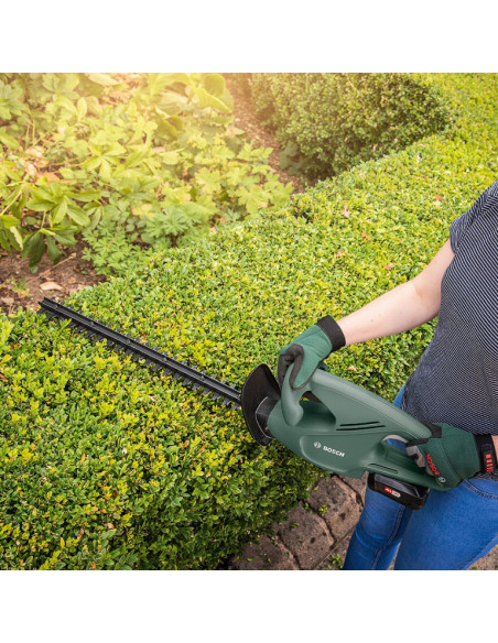 Акумулаторен храсторез BOSCH EasyHedgeCut 18-45 Set, 18V, 2 Ah, 45 см