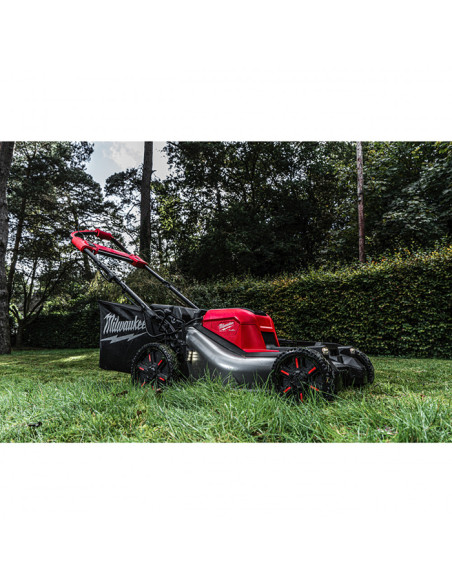 Акумулаторна косачка за трева - самоходна MILWAUKEE M18 F2LM53-122, 2x18V, 2x12 Ah, 53 см., 70 л