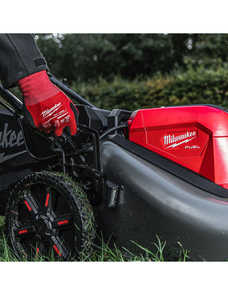 Акумулаторна косачка за трева - самоходна MILWAUKEE M18 F2LM53-0, 2x18V, 53 см., 70 л