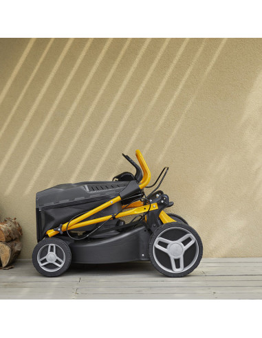 Акумулаторна косачка за трева - самоходна STIGA Collector 548e S Kit, 48V, 1500W, 2x4 Ah, 46 см., 60 л