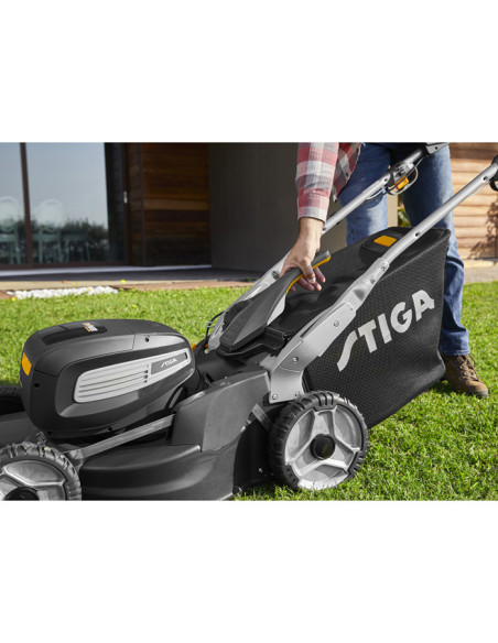 Акумулаторна косачка за трева - самоходна STIGA Twinclip 950e V Kit, 48V, 2200W, 2x7.5 Ah, 48 см., 70 л
