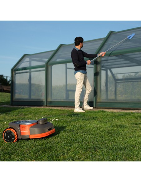 Косачка робот SEGWAY NAVIMOW H3000E-VF 4G, 45%, 21.6V, 10.4 Ah, 3000 кв.м., 21 см