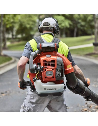 Моторна духалка за листа HUSQVARNA 360BT, 65.6 куб.см., 3.9 к.с., 18 куб.м/мин., 104 м/сек