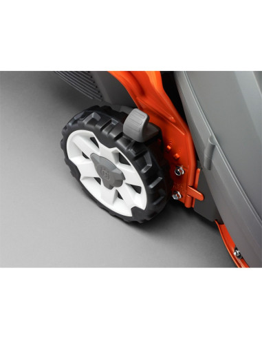 Бензинова самоходна косачка HUSQVARNA LC 353V