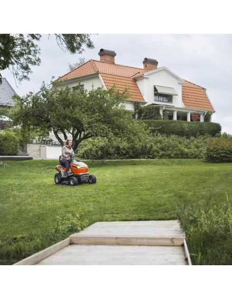 Тракторна косачка за трева HUSQVARNA TS 112, 413 куб.см., 13.8 к.с., 95 см