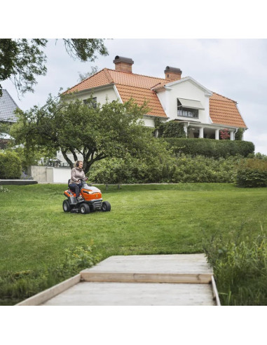 Тракторна косачка за трева HUSQVARNA TS 114, 452 куб.см., 14.8 к.с., 95 см
