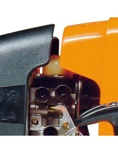 Бензинова телескопична кастрачка за клони STIHL HT 103