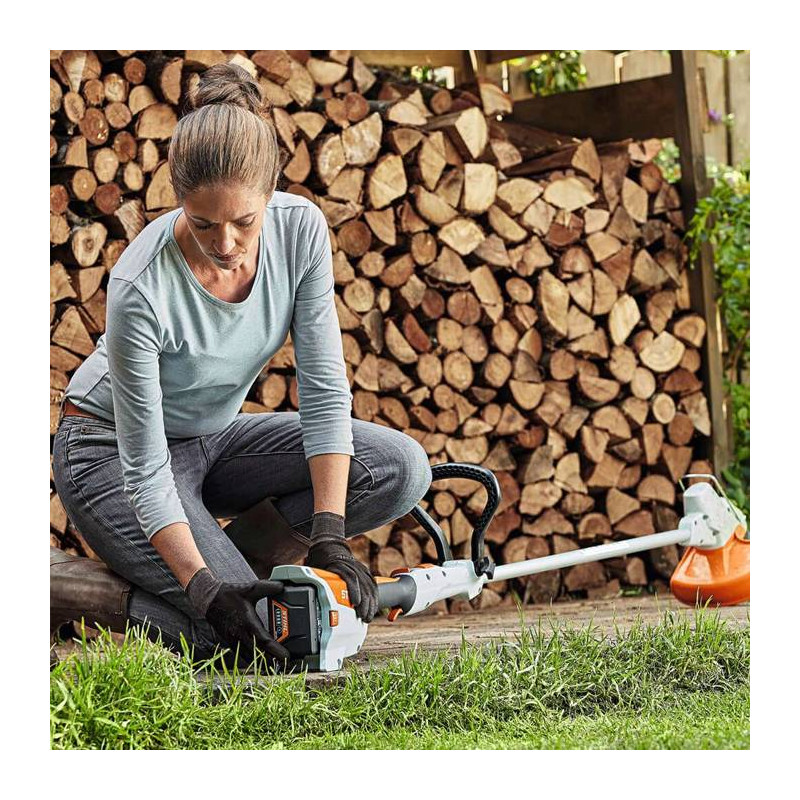Акумулаторен тример за трева STIHL FSA 57 Set, 36V, 2x2 Ah, 28 см