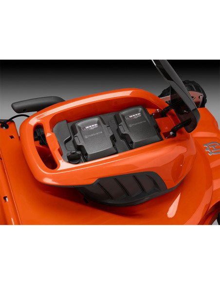 Акумулаторна самоходна косачка HUSQVARNA LC353iVX