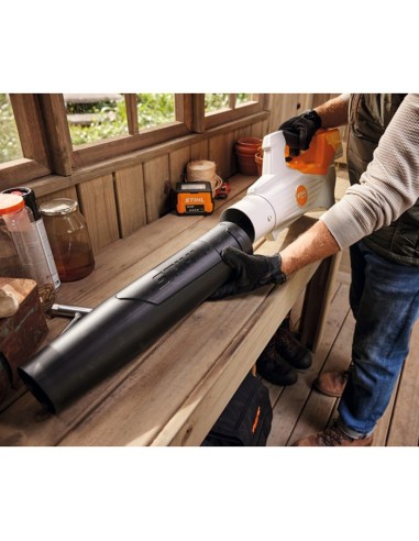 Акумулаторна духалка за листа STIHL BGA 50 Set, 36V, 4 Ah, 198 км/ч